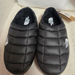 The North Face Black Quilted Slip-On Puffy Slippers